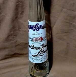 Vintage Italian Liquore Galliano Bottle 23/32 Pint Empty